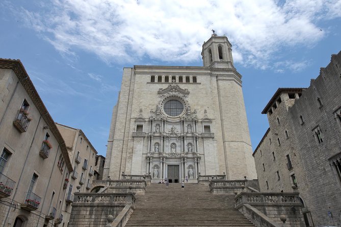Girona and Dali Museum Full Day tour from Barcelona - The Girona Old Town walking tour, medieval streets with a human story