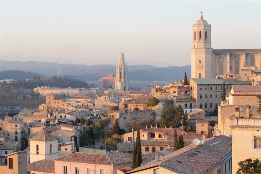Girona: History and Gastronomy Small Group with Tastings - Who should book this Girona history and gastronomy tour