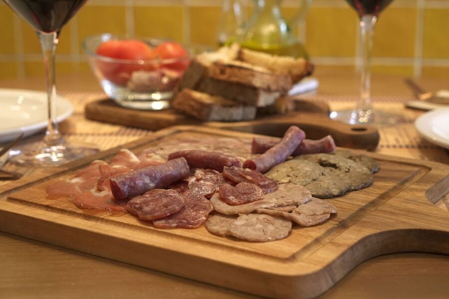 Girona: History and Gastronomy Small Group with Tastings - Logistics you should know before you go