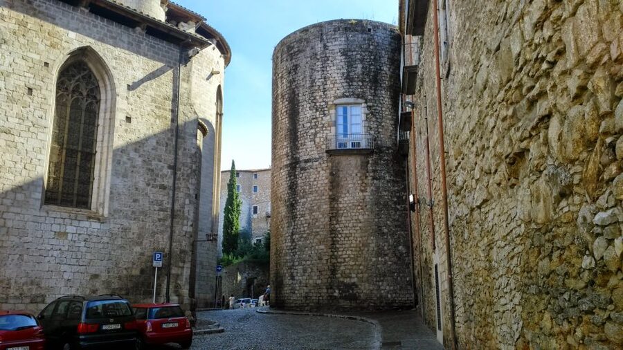 Girona: History and Gastronomy Small Group with Tastings - Barri Vell: the 2,000-plus-year city lesson you can actually walk