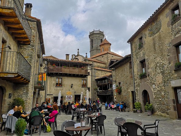 Girona, Medieval Villages & Lunch with Lake Views from Barcelona - Banyoles Lake Lunch at La Carpa de l’Estany: Food That Resets the Day