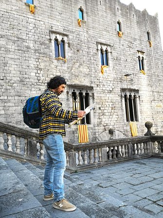 Girona, Medieval Villages & Lunch with Lake Views from Barcelona - Girona in Two Hours: Roman Walls, Baths, Jewish Quarter, Cathedral