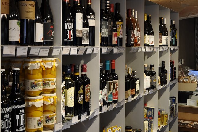 Girona Morning Food Tour & Local Market - Wine and cheese on Carrer de les Ballesteries