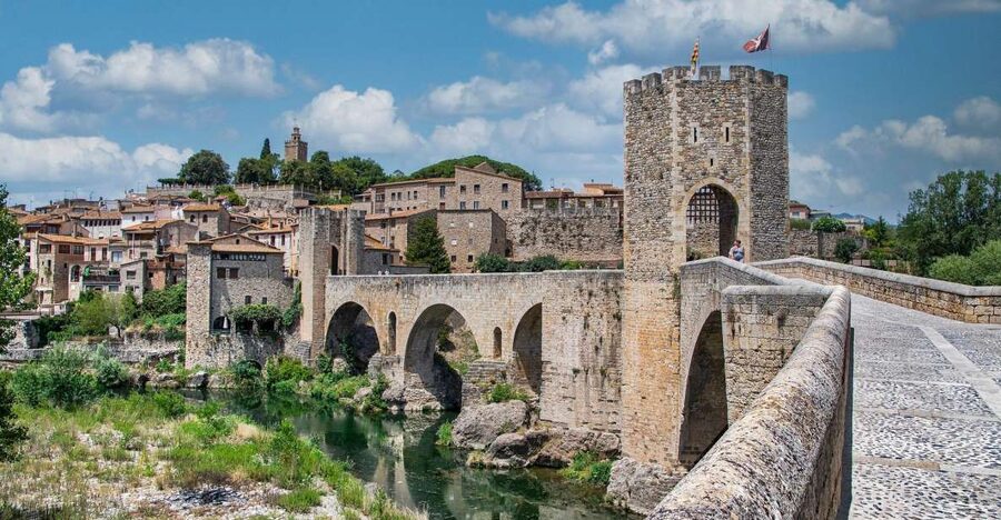 Girona - Private Historic Walking Tour - The Arab Baths stop, and why Romanesque design draws attention