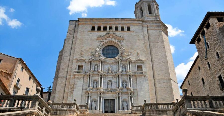 Girona: Self-guided Audio City Tour on Your Phone - Start at Pl. de la Independència, end at Basilica de Sant Feliu