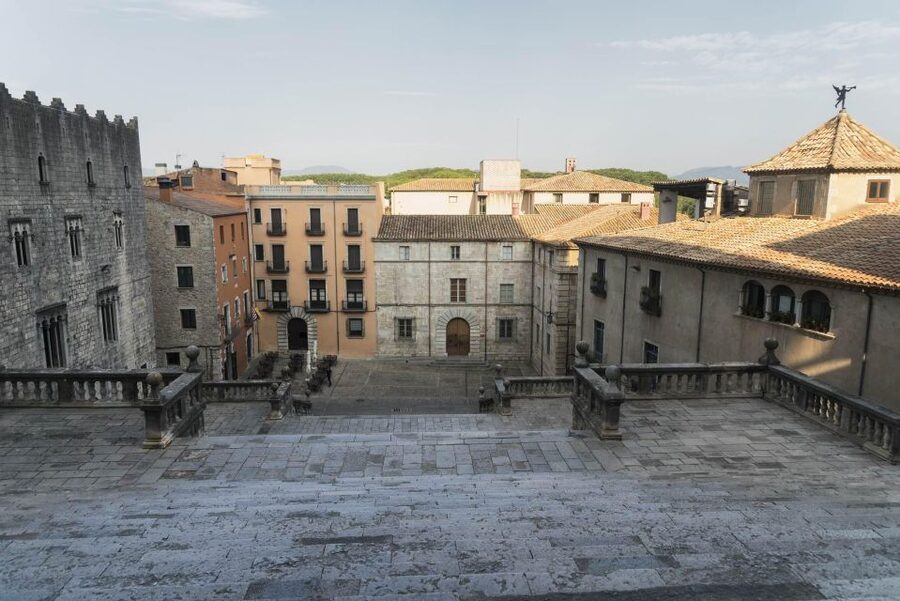 Girona: Self-guided Audio City Tour on Your Phone - Who this Girona audio tour is best for