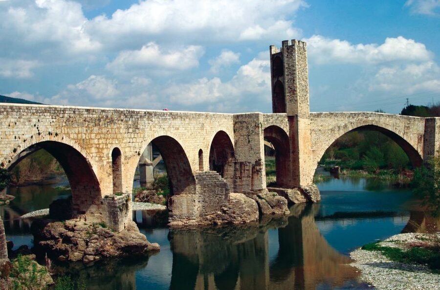 Girona: Volcano Area, Besalú, and Banyoles Lake Tour - Price and what you truly get for $162