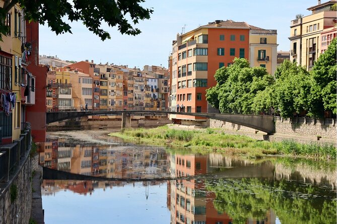Girona Walking Tour: Explore Top Sights & Hidden Gems - Basílica de Sant Feliu: the first stop that sets the tone