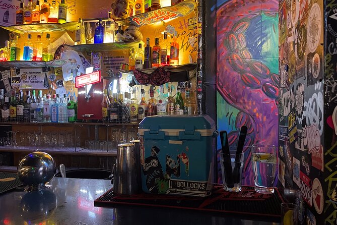 Go out like a local, pub Crawl / Tour in Raval - Barcelona - Why Raval at 9pm is the best time for this kind of tour