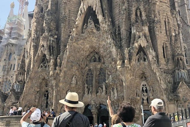 Golden Hour in Gaudi's Sagrada Familia with expert Guide - Meeting at Carrer de la Marina, 266 and Getting Into the Flow