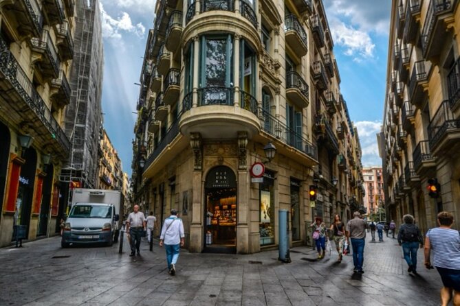 Gothic Quarter Barcelona Tour with Audioguide - Palau Reial Major and Palau de la Generalitat, where power shows in stone
