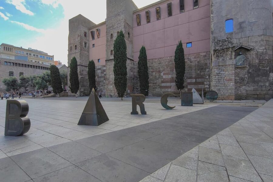 Gothic Quarter & Gaudí's Treasures Small-Group Tour - Key things that make this tour work