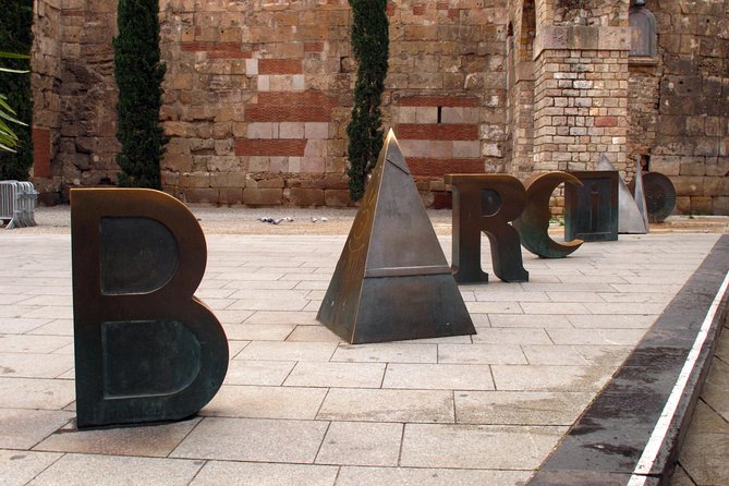 Gothic Quarter Insights & Tapas Experience - Santa Maria del Mar: the neighborhood-built medieval cathedral