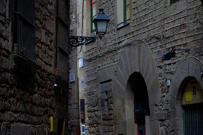 Gothic Quarter Insights & Tapas Experience - Cathedral area and the Portal del Bisbe context
