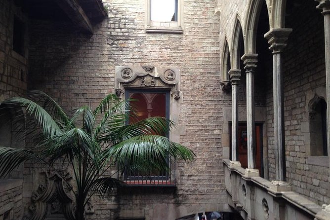 Gothic Quarter & Picasso Museum Private tour - Barri Gòtic streets: how the walk makes Picasso feel local