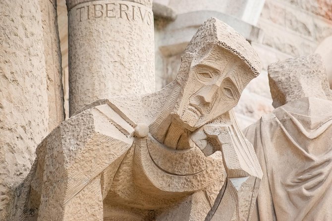 Gothic Quarter Private Tour with Sagrada Familia Skip the Line - Price and Value: Is $300.73 per Person Worth It?