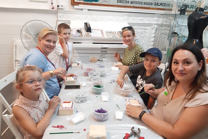 Guided Gaudí Mosaic Workshop for Children in Barcelona 1 Hours - Why this Gaudí mosaic workshop fits families