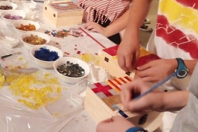 Guided Gaudí Mosaic Workshop for Children in Barcelona 1 Hours - English guidance and the small-team feel