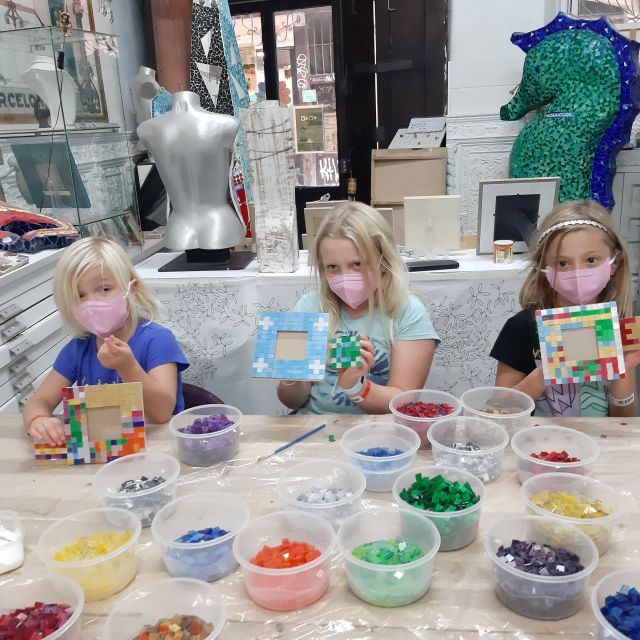Guided Gaudí’s Trencadís Mosaic Workshop in Barcelona - 6 things you will love about Gaudí’s Trencadís workshop