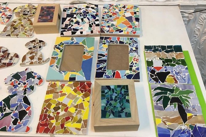 Guided Gaudí Trencadís Mosaic Workshop in Barcelona 2 Hours - Choosing your mosaic design (and getting unstuck fast)