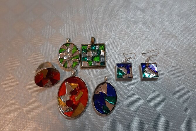 Guided Tiffany Jewellery Workshop in Barcelona 2 Hours - Materials included: what that means for your budget