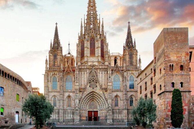 Hidden Gems of Barcelona - Old Town - Pont del Bisbe views and how to extend the afternoon