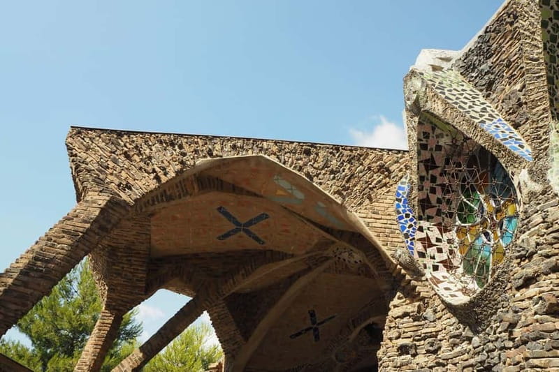 Highlights Guided visit to Gaudi's Crypt and Colonia Güell - Price and value: is $15 fair for what you get?