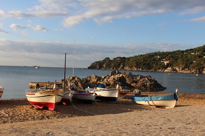 Hiking Costa Brava Coves and Beaches, Catalan Mediterranean - Barraca d’en Dalí and S’Alguer: Art and Local Life on the Same Day