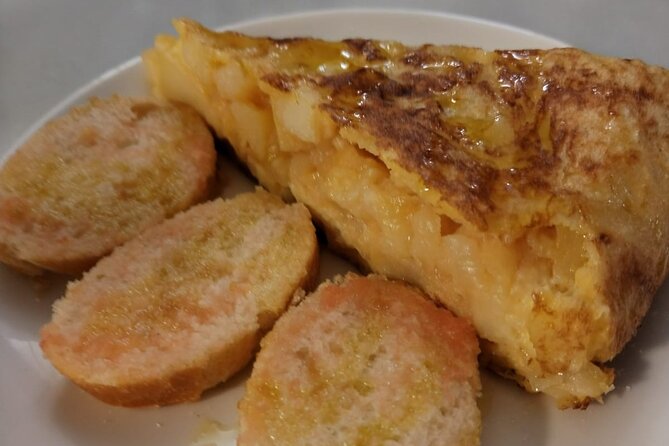 History and culture with tapas dinner - Meeting Point to Finale: You Start in Ciutat Vella and End Near Plaça de Sant Jaume