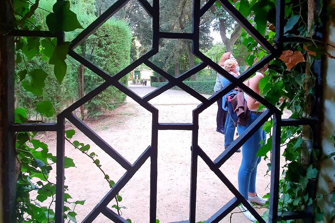 Horta Labyrinth Walking Tour in Barcelona - Key moments to plan for