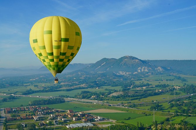 Hot Air Balloon with Champagne, Optional Photos,Video & Breakfast - Why this balloon flight in the Vic valley is such good value