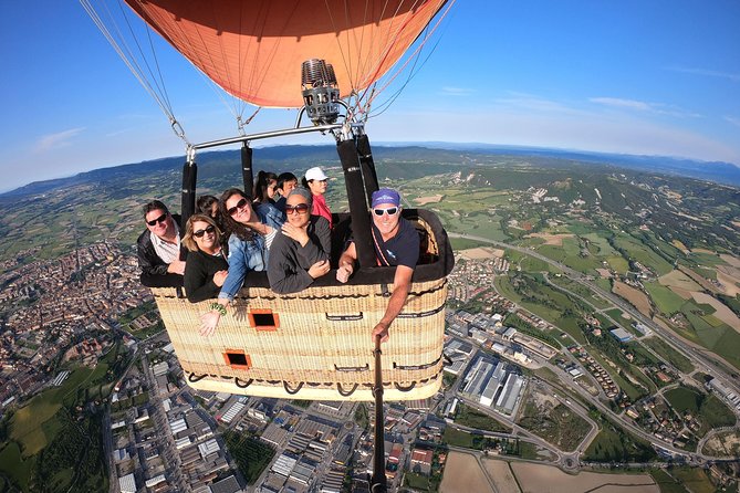 Hot Air Balloon with Champagne, Optional Photos,Video & Breakfast - Before the flight: breakfast and champagne, without the fuss