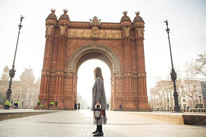Instagram Photoshoot Tour in Barcelona - Stop 4 at the Arc de Triomf: Wide Shots Without Overthinking