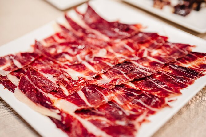 Jamón Experience Masterclass: The Ultimate Ham & Cava Tasting - Jamón and cava, taught near Sagrada Familia