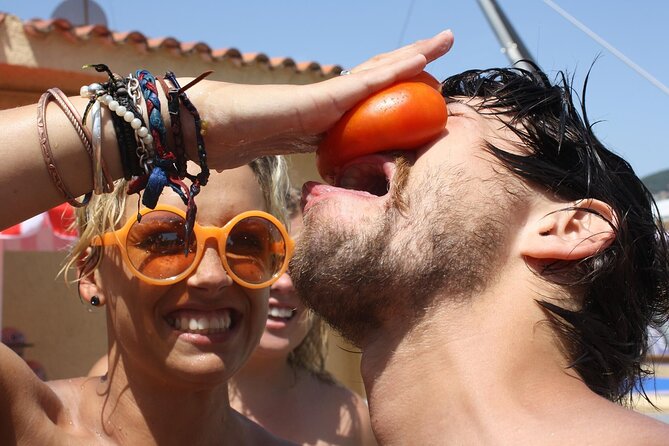 La Tomatina Day Trip from Barcelona with Ticket & Party Access - Breakfast and welcome drink: small inclusions that change the morning