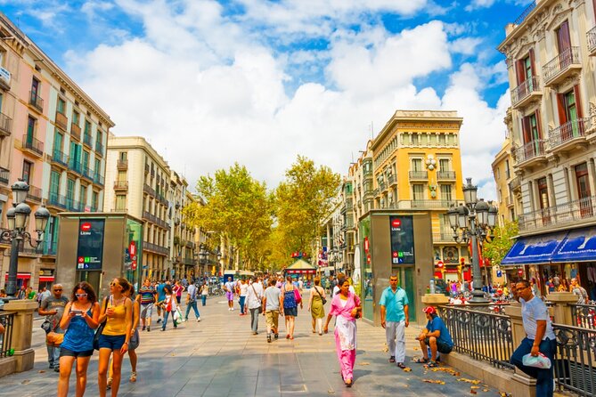 Love in the Gothic Quarter Barcelona: Self-Guided Romantic Walk - Who should book this Gothic Quarter puzzle walk