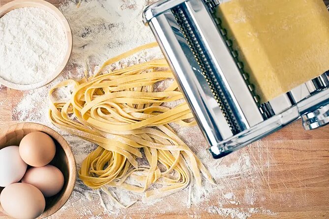 Make fresh pasta and Italian aperitivo In Barcelona - Fresh pasta from dough to dinner, step by step