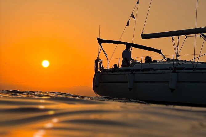 Marriage Proposal Boat Trip in Barcelona - Price and group size: what you really pay for