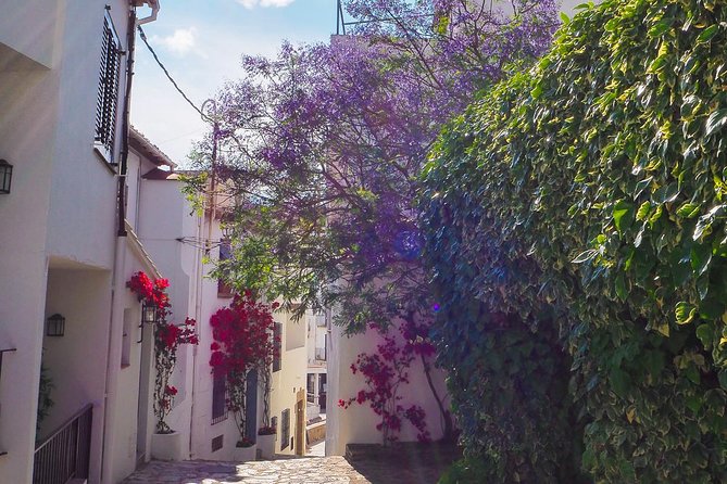 Medieval Costa Brava day-trip from Girona - Calella de Palafrugell: lunch by the sea, then walk to Llafranc or Golfet