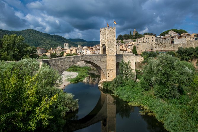 Medieval Three Villages Small Group Day Trip from Barcelona - Besalú’s Romanesque heart, Jewish mikveh, and stone bridge views