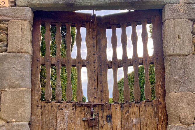 Medieval Towns and Nature Parks Exclusive Trip with Pickup - Pickup, comfort, and the small-group advantage (up to 6 people)
