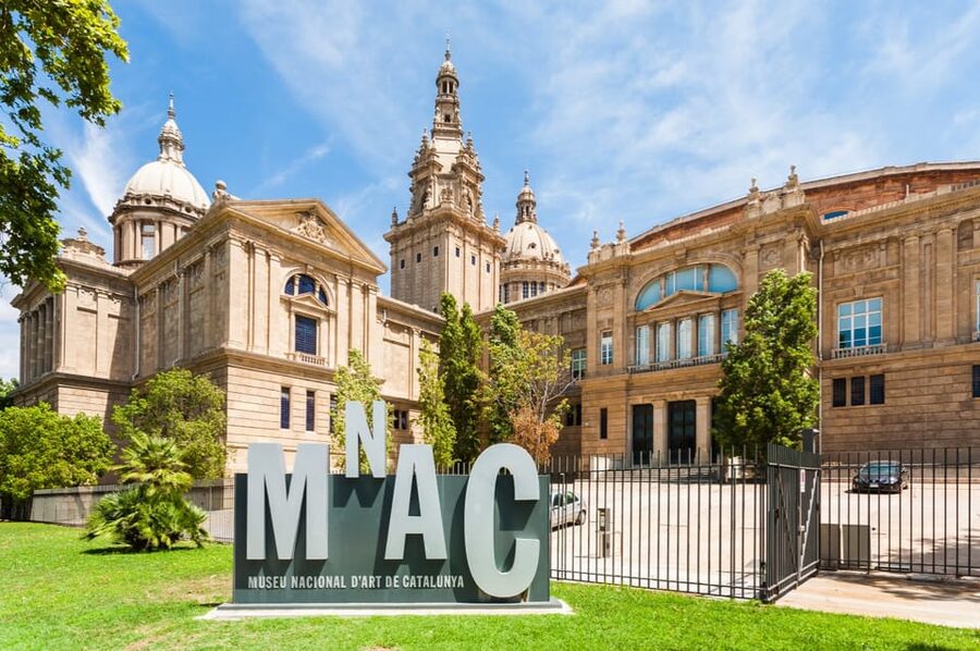 MNAC Masterpieces: For Art Lovers in Barcelona - Arriving and entering fast at the MNAC main entrance