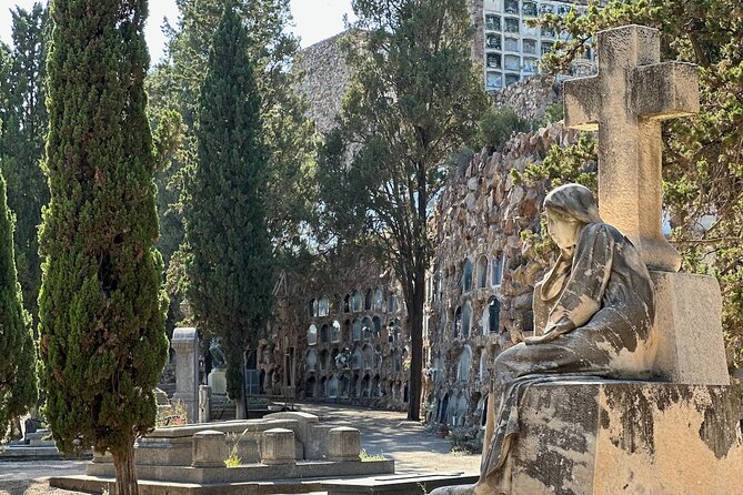 Montjuïc Cemetery Walking Tour – Hidden Art, History & Views - Stairs, pacing, and who should plan a different day