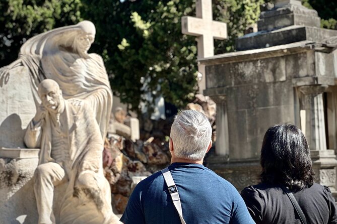 Montjuïc Cemetery Walking Tour – Hidden Art, History & Views - Guides you might meet: Onno and Yannis bring it to life