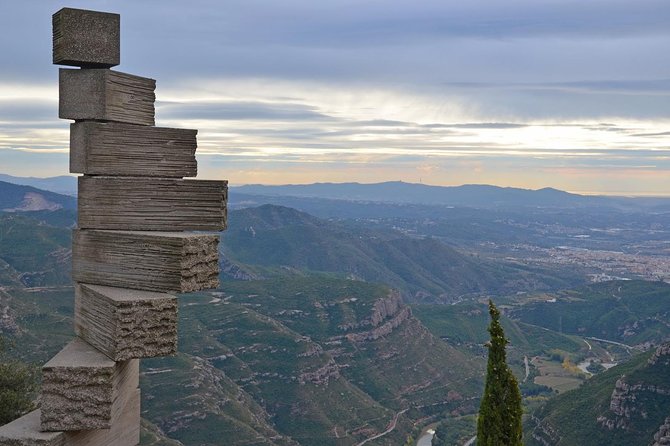 Montserrat 7-hour Private Tour from Barcelona with Lunch - Montserrat Time for Views and History on the Mountain