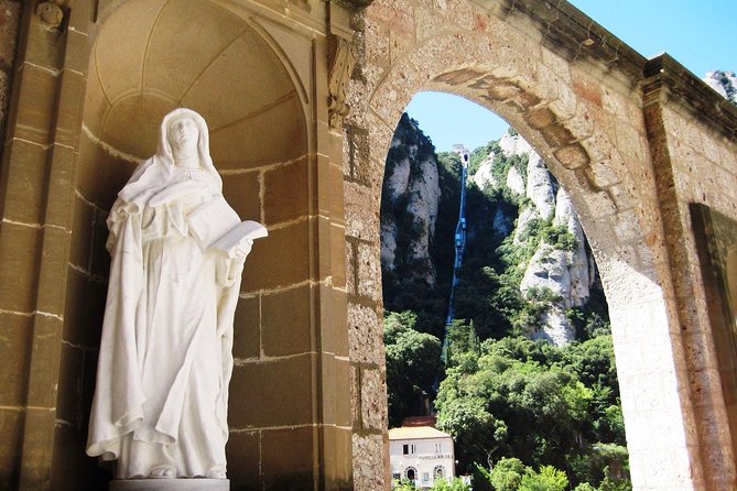 Montserrat: Cog-Wheel, Basilica, Black Madonna & Licor Tasting - Why This Montserrat Tour Feels Worth It (Even If Time Is Tight)