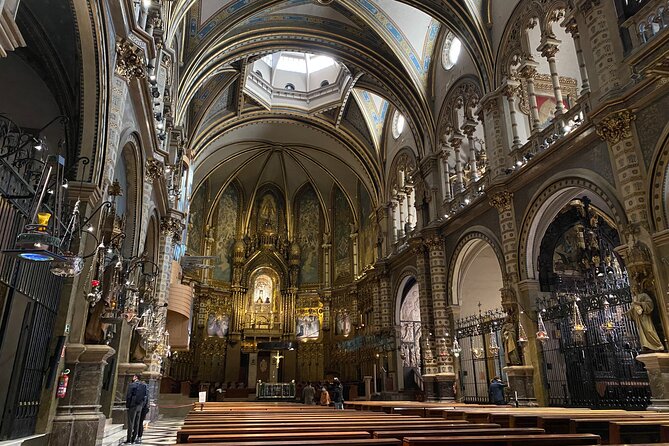 Montserrat Land of Shrines - One Day Small Group Hiking Tour from Barcelona - Lunch and Snacks: Picnic Energy, Plus What You Should Still Pack