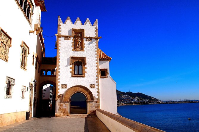 Montserrat Monastery with Easy Hike & Sitges Tour from Barcelona - Timing, Crowds, and The Real-World Hike Caution