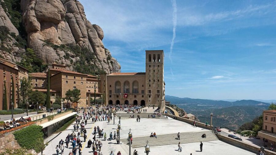 Montserrat: Morning or Afternoon Half-Day Trip with Pickup - The Small Group Advantage, Real-World Guide Differences