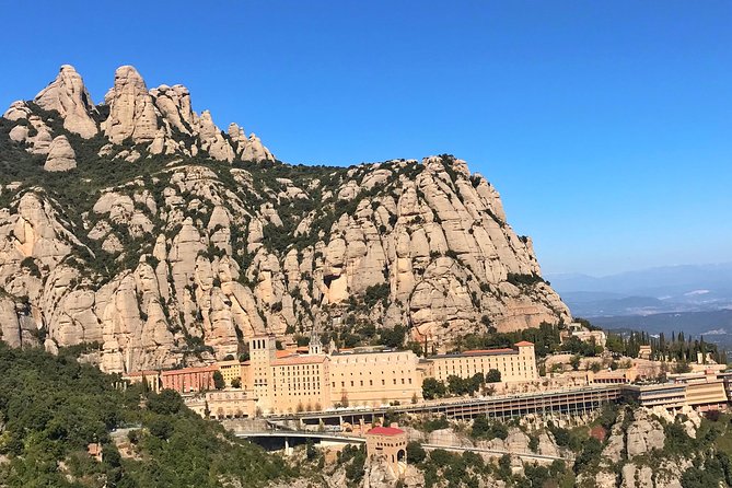 Montserrat Mountain Hiking Tour to Sant Jeroni, Small Group - What to wear and bring for a comfort-first mountain day
